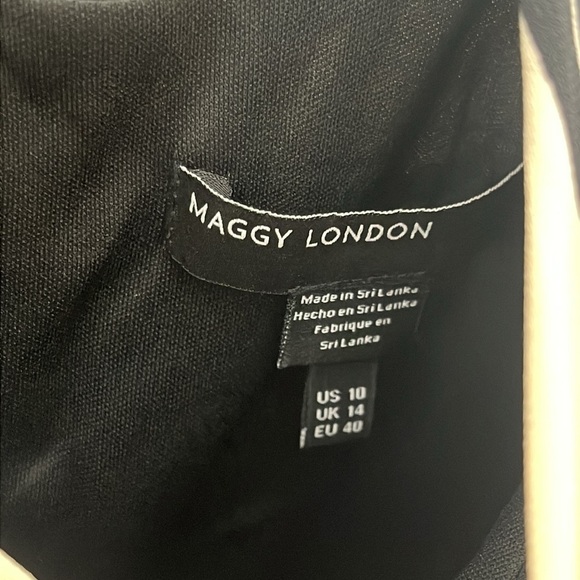 MAGGY LONODN Printed Stretch Twisted Mock Neck Short Sleeve Dress Size 10 - Picture 6 of 6